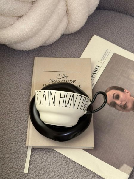 مج أبيض و أسود